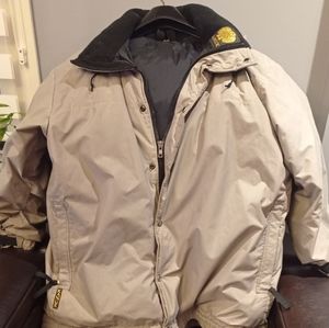 Kanuk size large like new